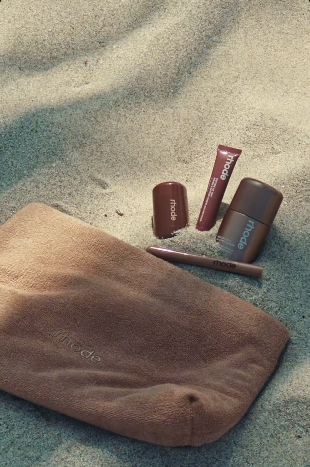 A complete Rhode routine staged at the beach